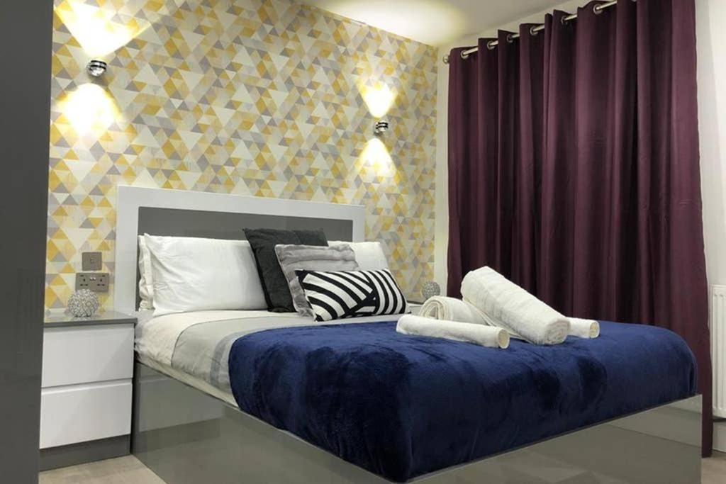 Morden Central Self Contained Flat By Cozynest Редінг Екстер'єр фото